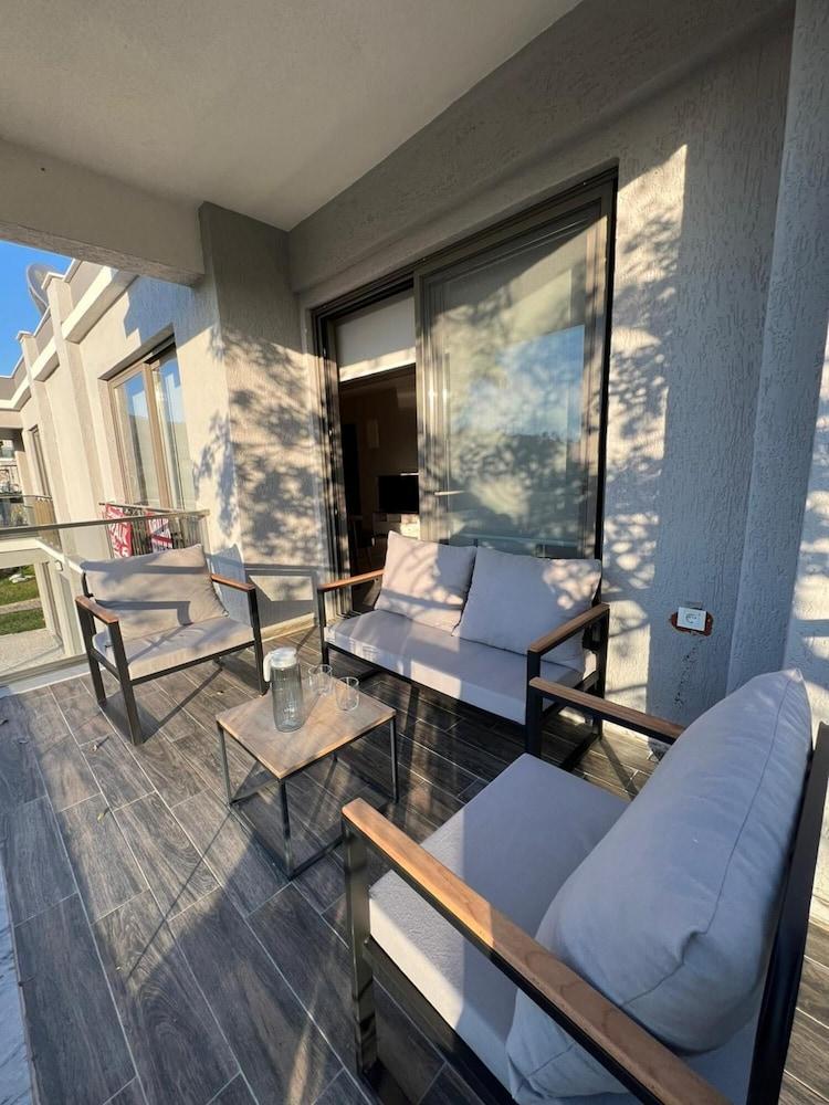 Magnificent Flat with Pool And Balcony