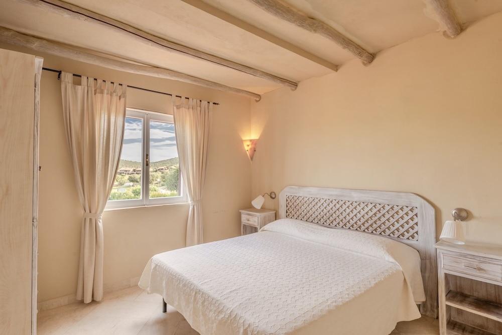 Residence a Marinella a 450 Mt Dal Mare