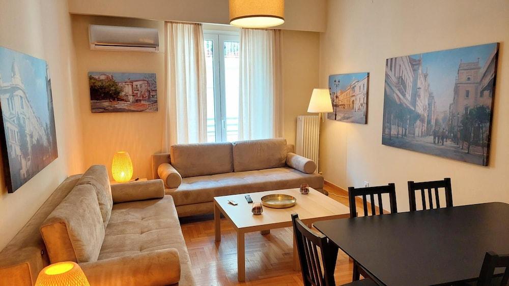 Grand Apartment in Parliament Square