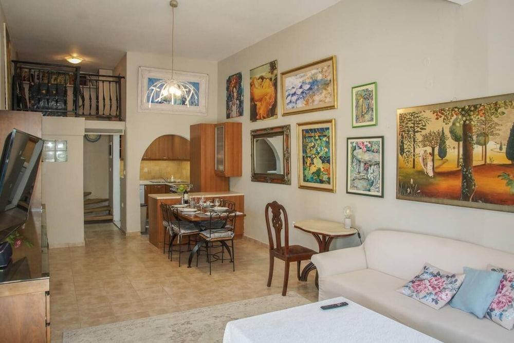 Violeta S Seaview Apartment in Rhodes 2