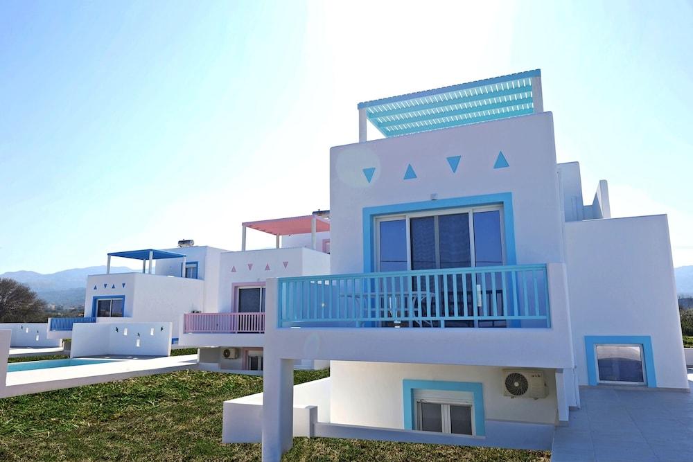 Xenos Villa 7 with a Private Pool Near the Sea