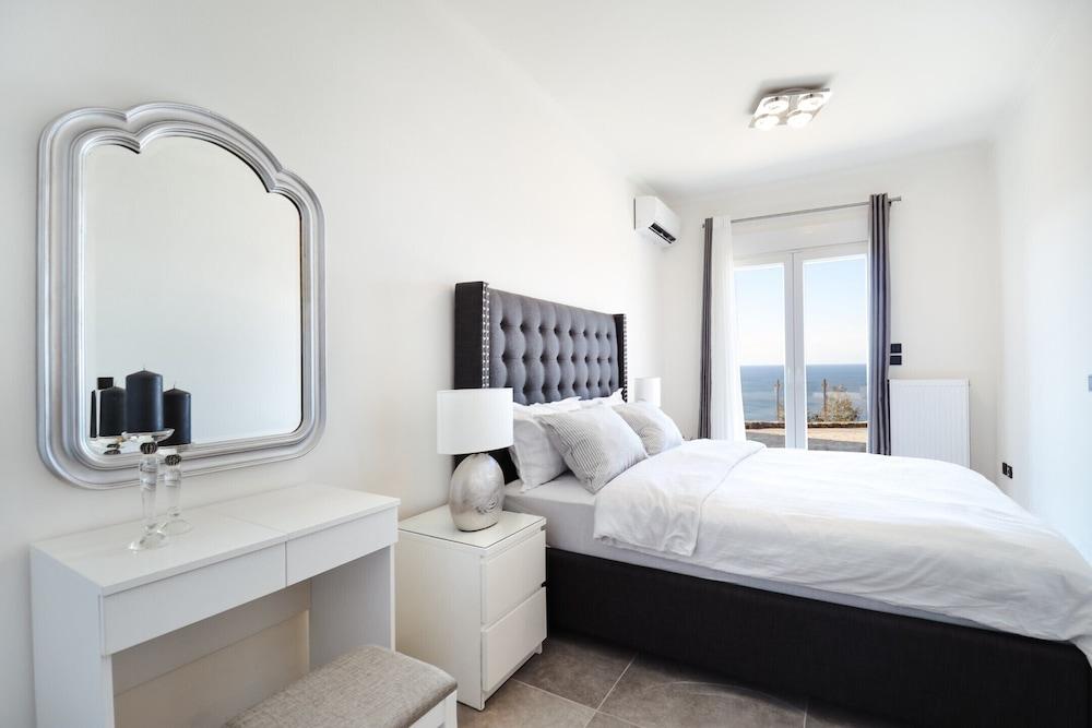 Noir Luxury Suite by Corfuescapes