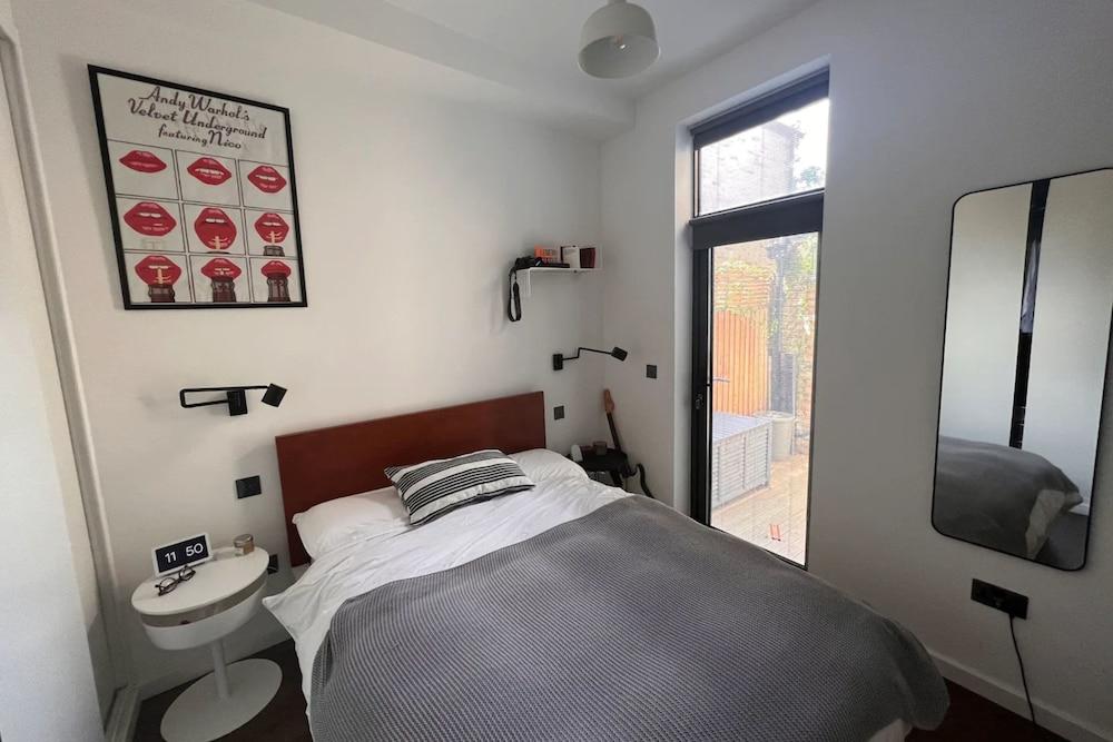 Contemporary 1 Bedroom Apartment in Peckham with Garden 1