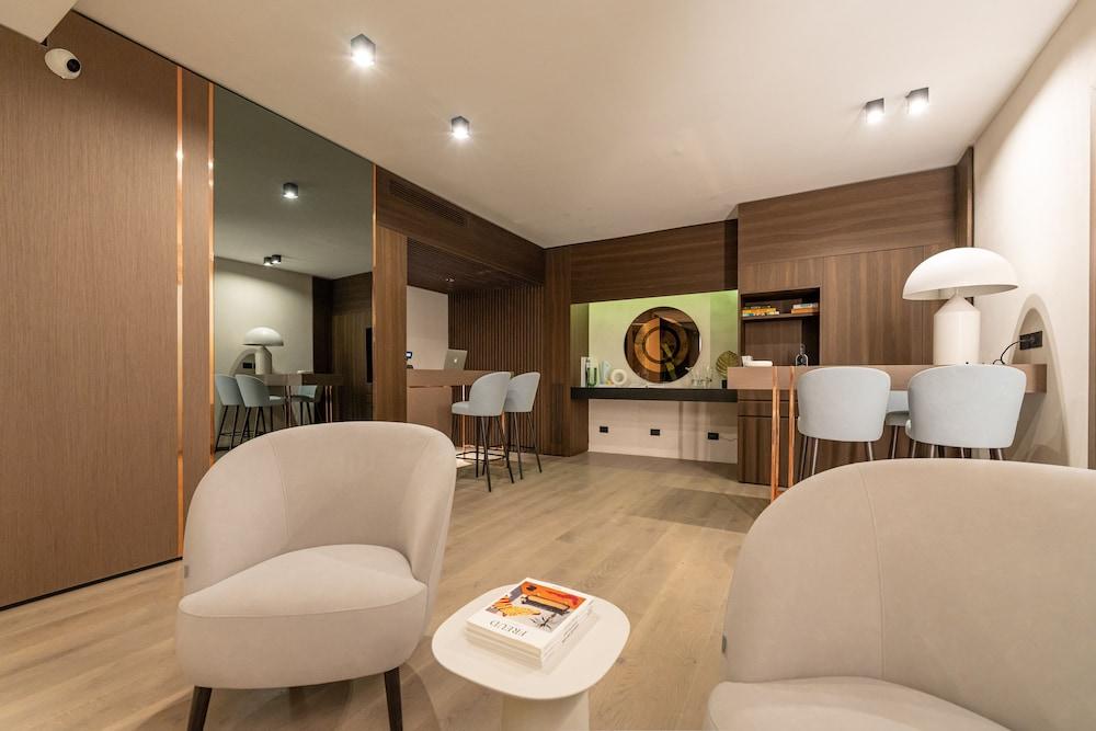 Agra Suites