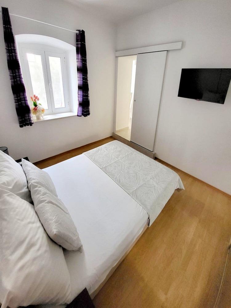 Apartment Dora 2
