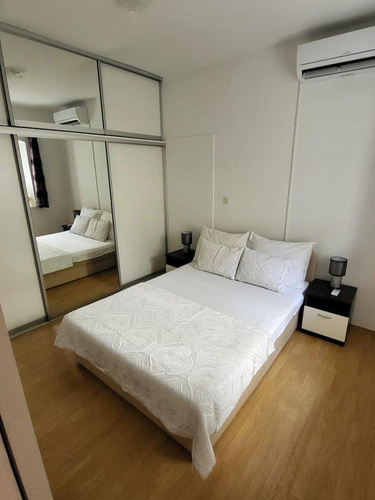 Apartment Dora 1