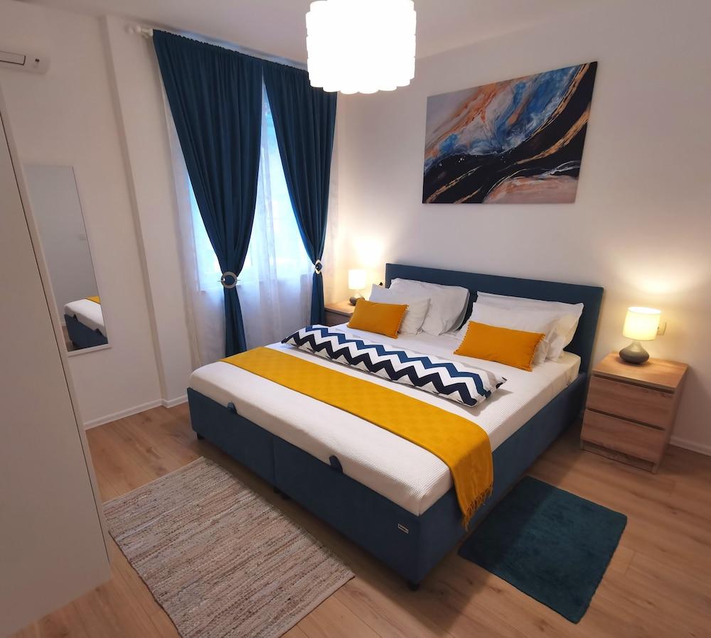 Apartment Blue Dream 1