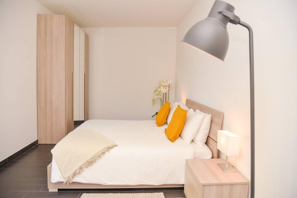 New Central Plaza Apartment 1 1