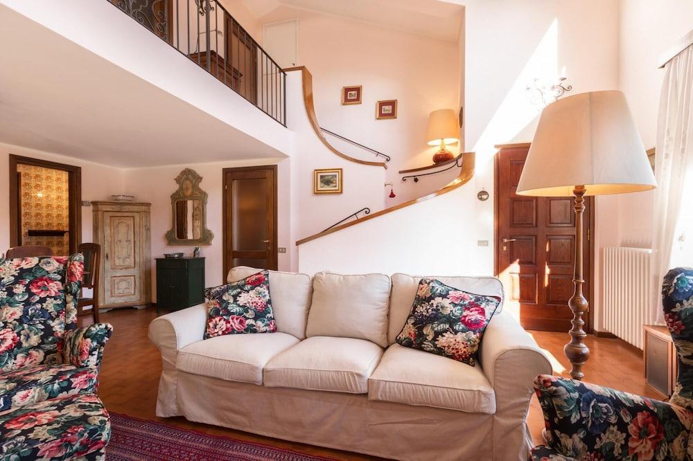 Maison Jaune by Wonderful Italy 1