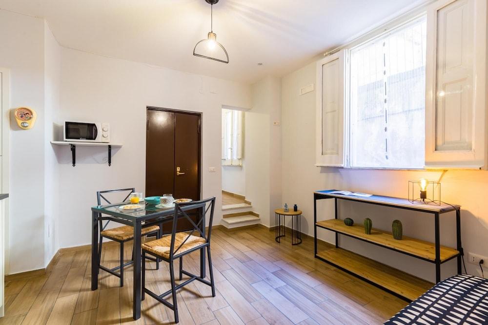 Porta Nolana Apartment by Wonderful Italy 2