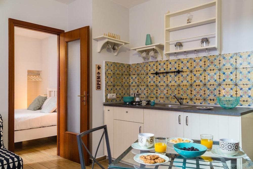 Porta Nolana Apartment by Wonderful Italy 1