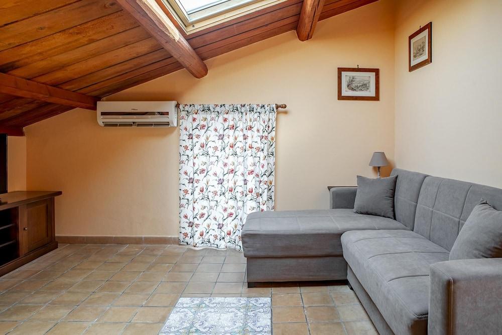 Re Dionisio Attic Con Terrazza by Wonderful Italy 1
