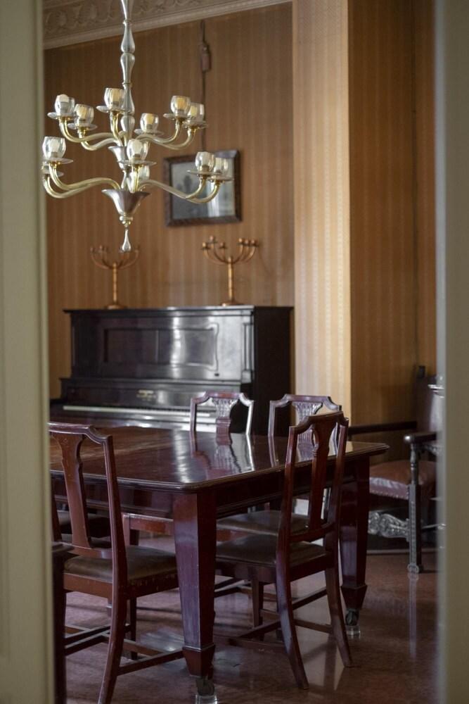 Liberty Apartment Near Santa Cecilia Theatre