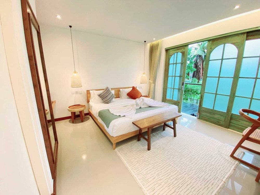 White Penny Hostel