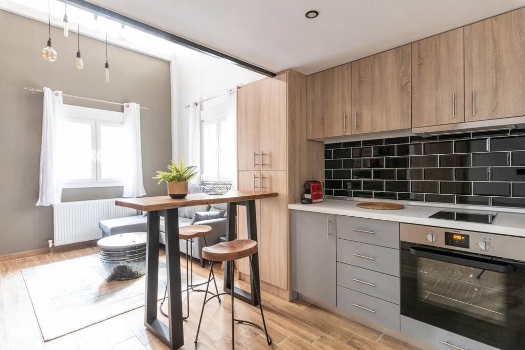 Industrial Loft Near Seaside W 200mbps 2
