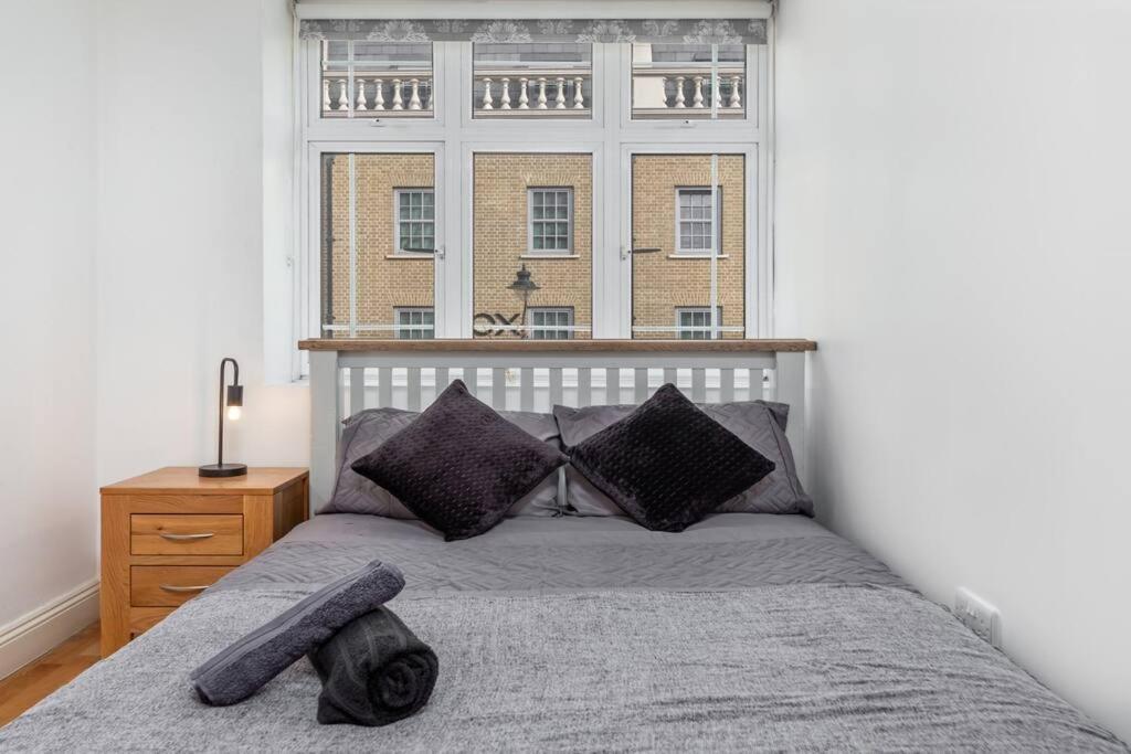 Lovely 2 Bed with with Private Patio London Eye 1