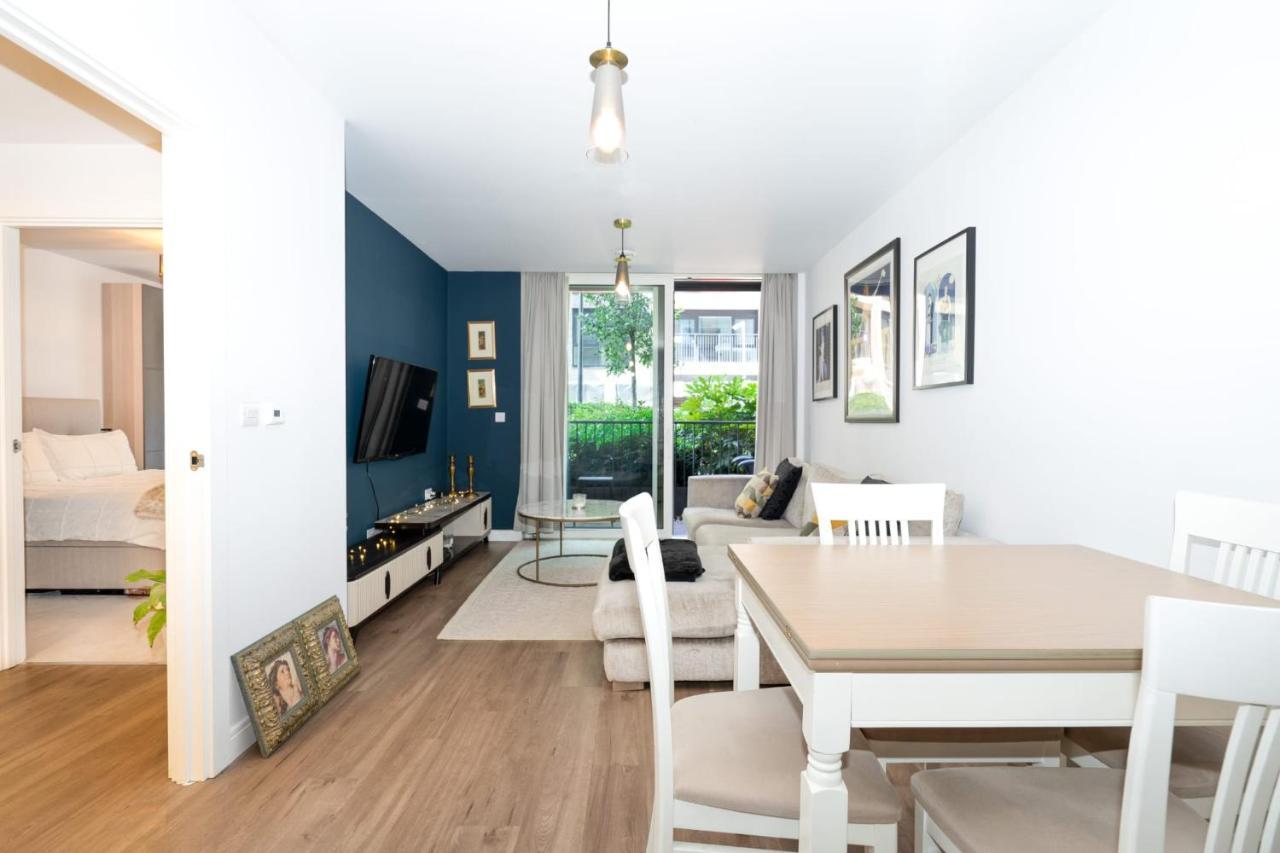 Beautiful Modern One Bedroom Apartment Chelsea 2