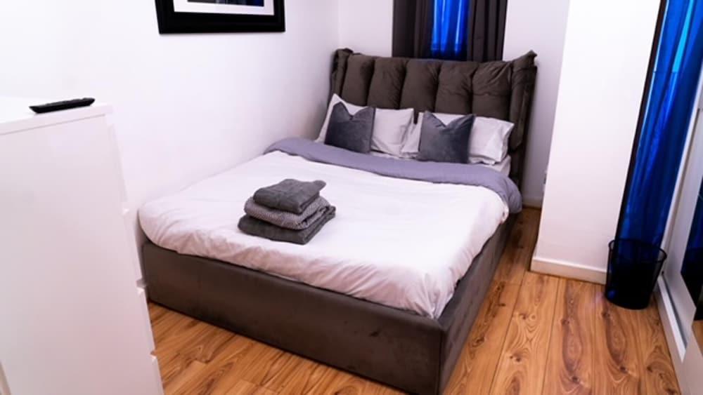 Lovely 1-Bed Apartment in Hackney London 2
