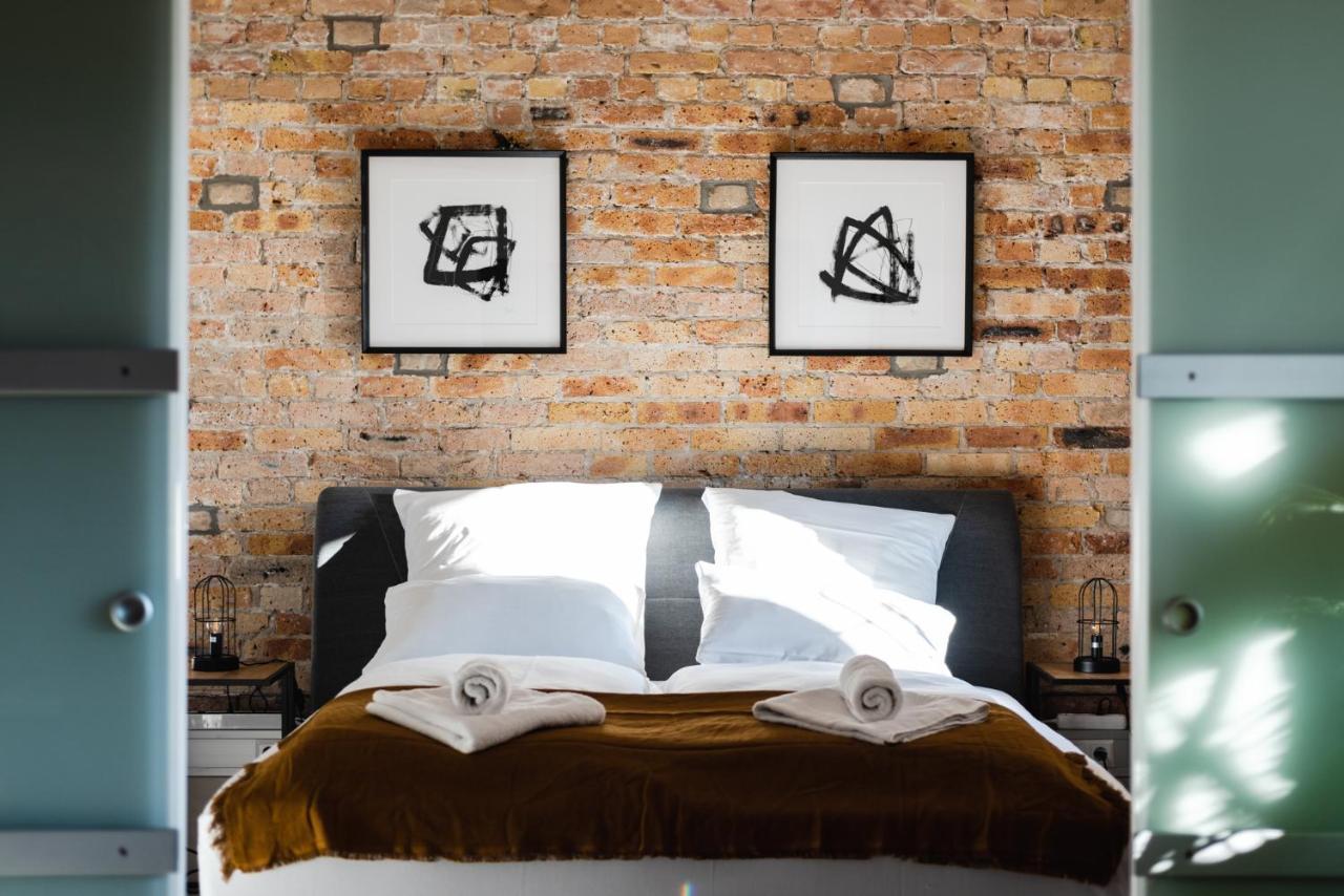 Luxurious Urban Living - Premium Downtown Apartments Next To Hbf 1