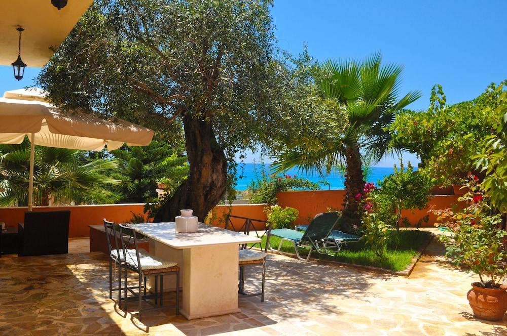 House Angelos D with Sea View And Private Garden - Agios Gordios Beach