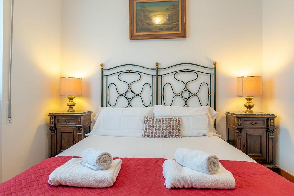 Beautiful 4-Bed Apartment in Limonta 2