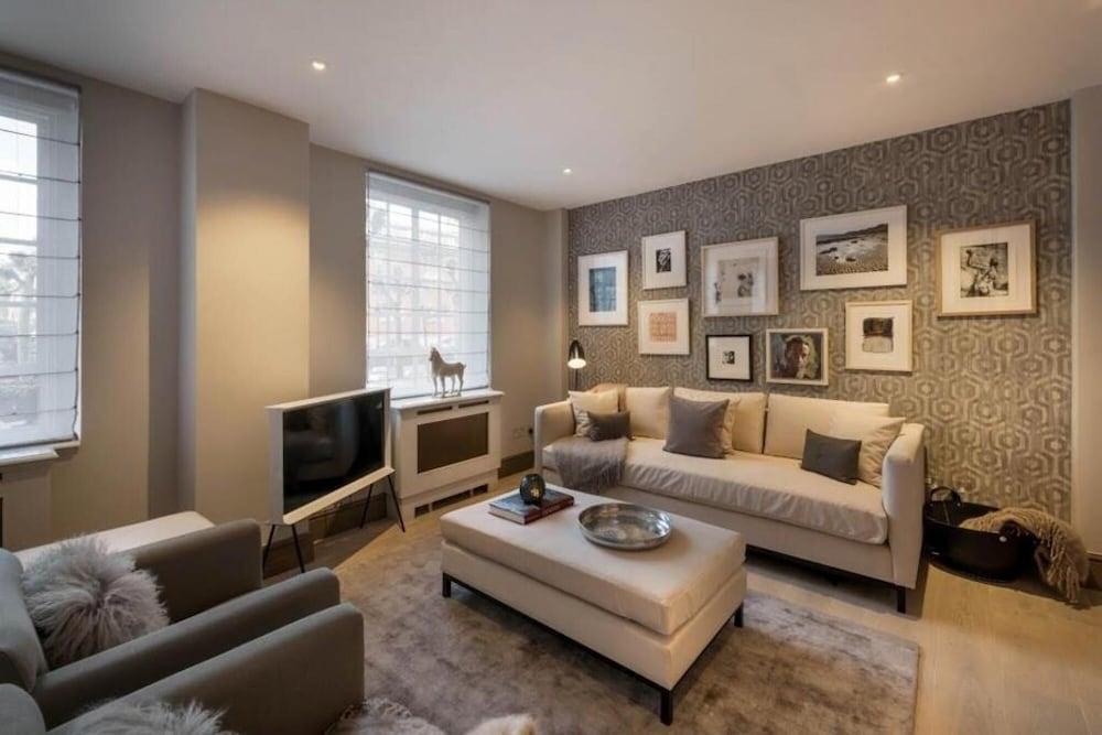4-Bedroom Apartment in the Heart of Chelsea