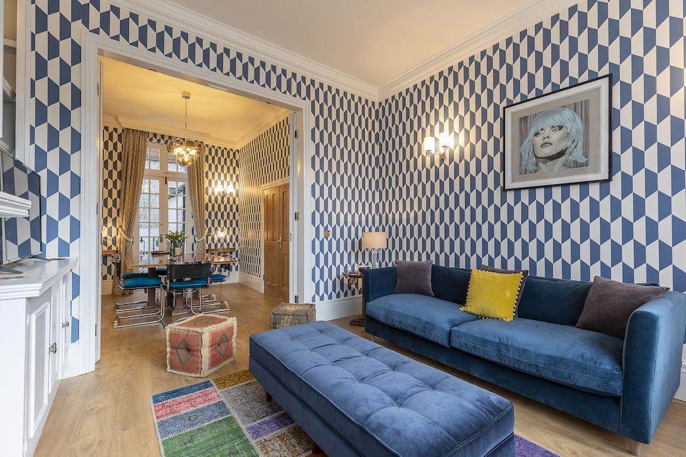 Joivy Gorgeous 3-Bed Maisonette in Westbourne Green with Patio