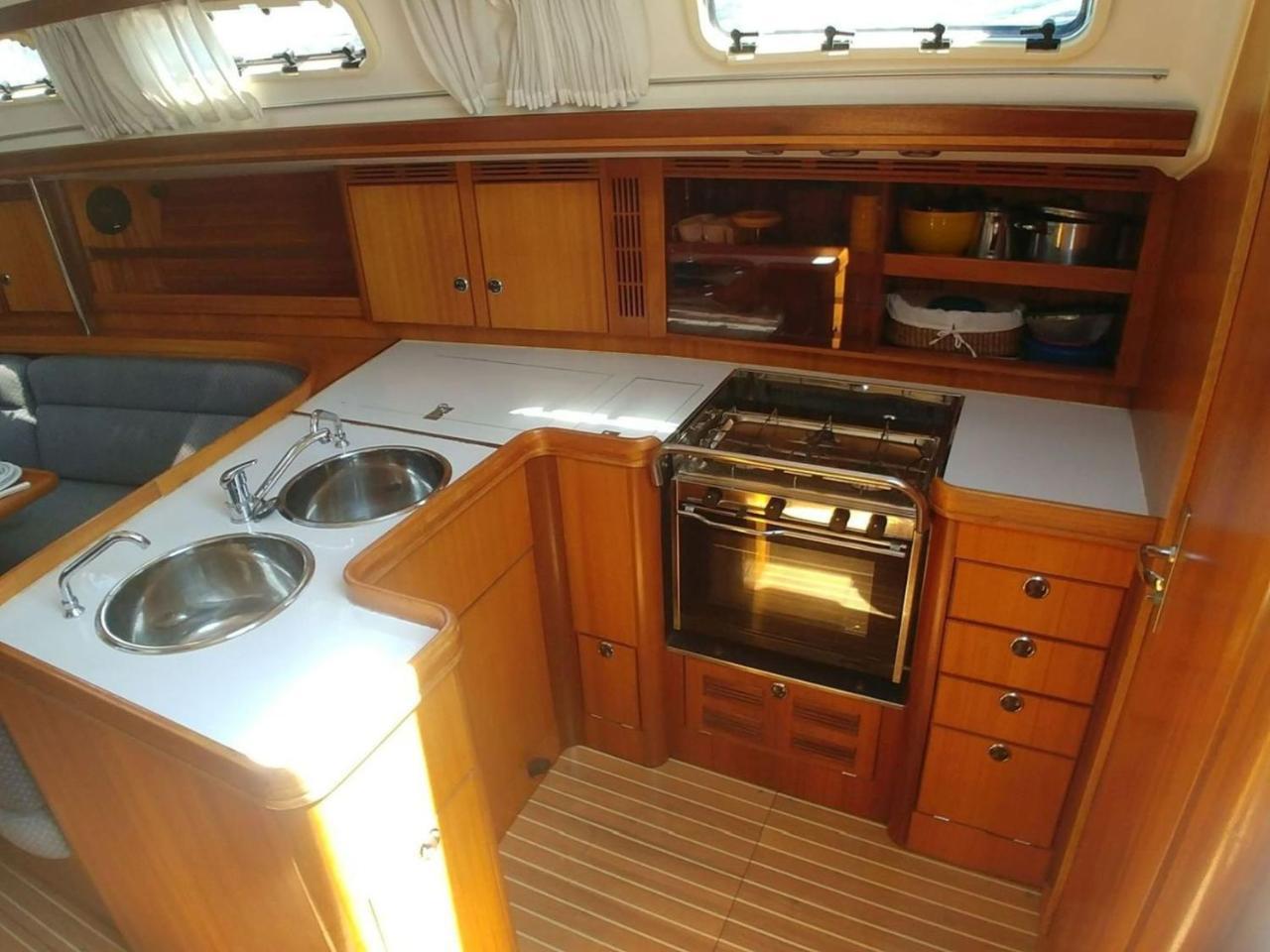 Be Local - Sleep Aboard a Sailing Boat in Lisbon 1