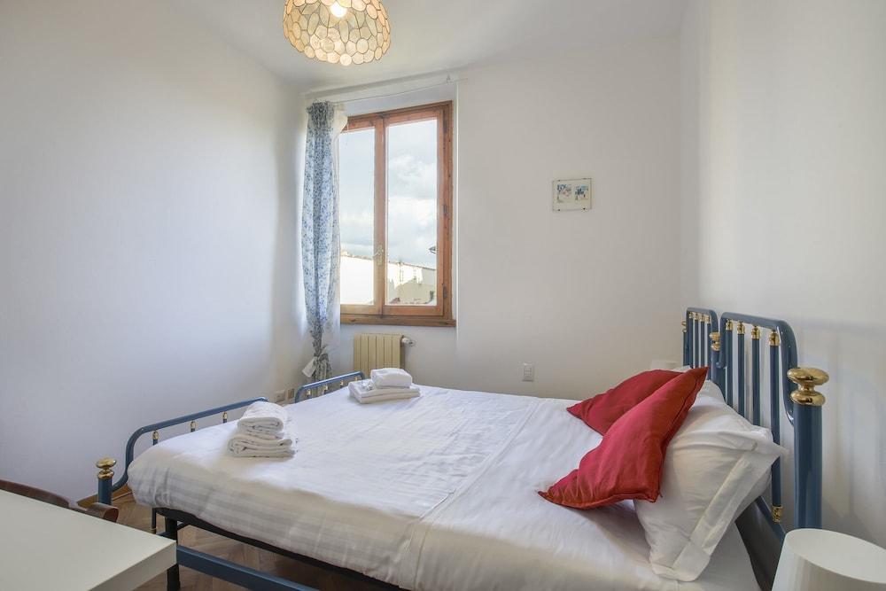 Florence Apartment-Hosted by Sweetstay 1