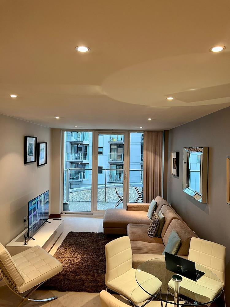 Londwell - Luxury Chelsea Apartment with Balcony