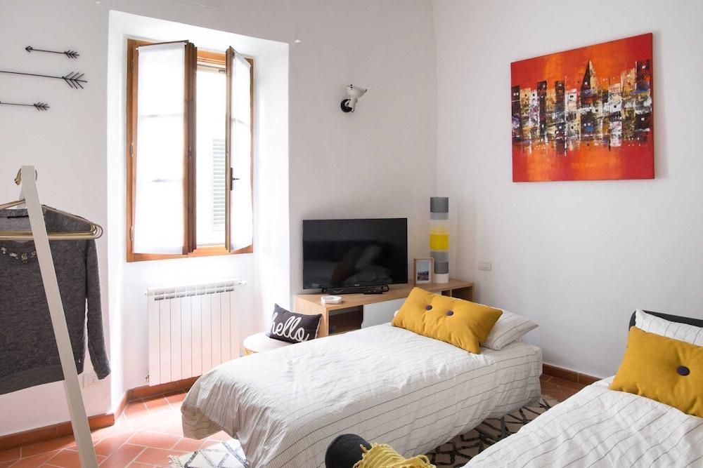 Design Apt Florence-Hosted by Sweetstay