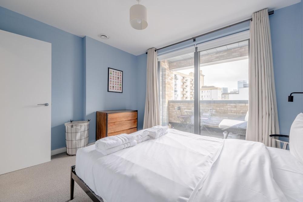 Light & Spacious 1bedroom Flat with Balcony - Mile End 1