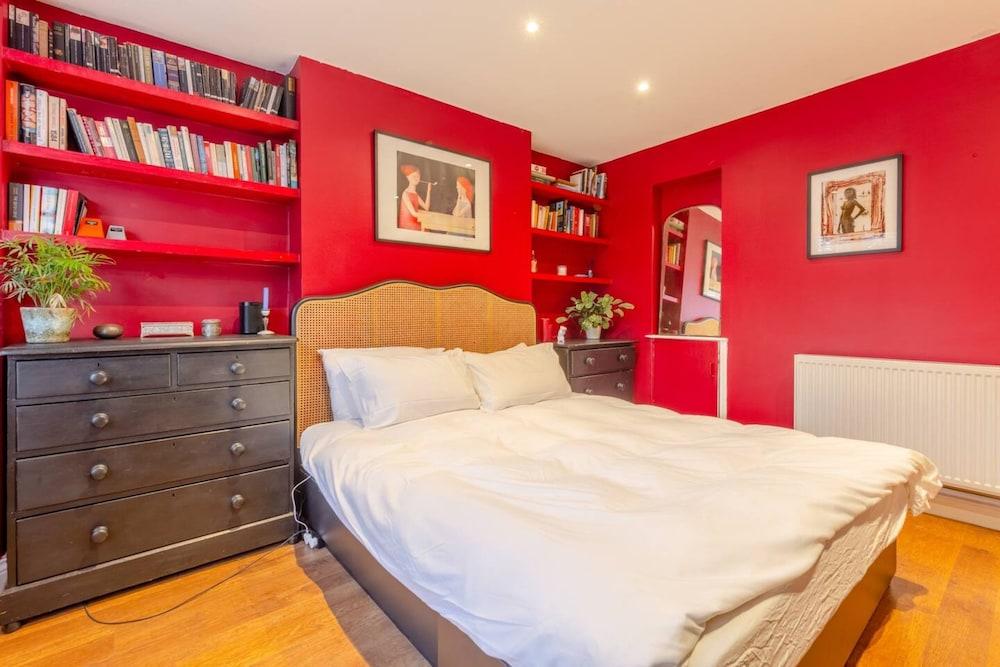 Beautiful Two-Story Flat with Garden in Islington