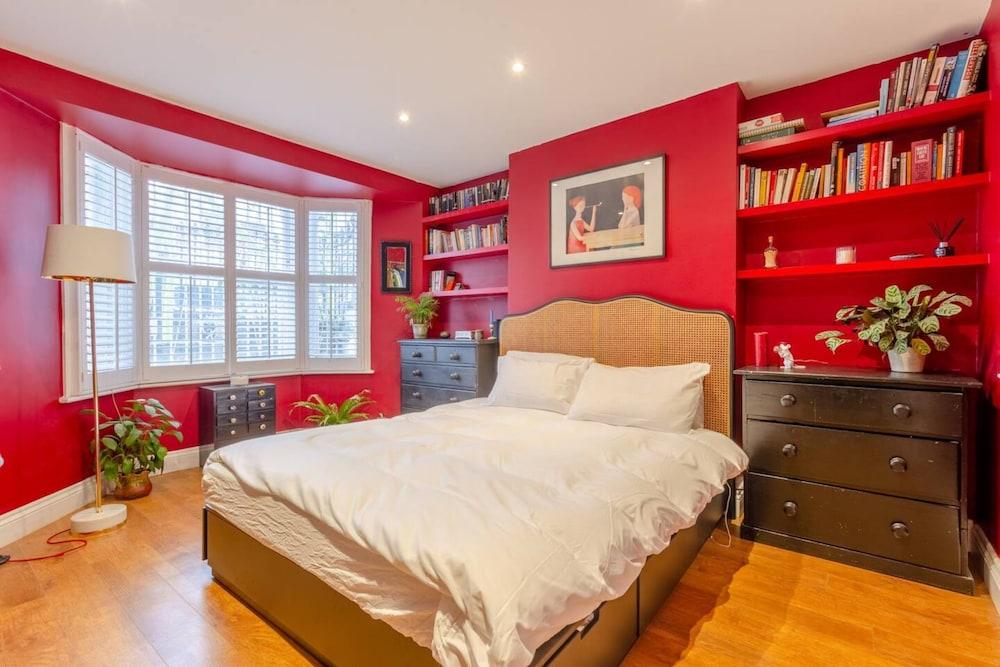 Beautiful Two-Story Flat with Garden in Islington 1