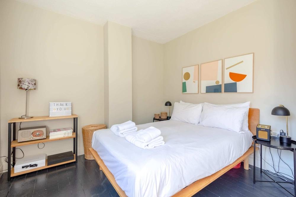 Lovely 2bd House with Garden - Islington 2