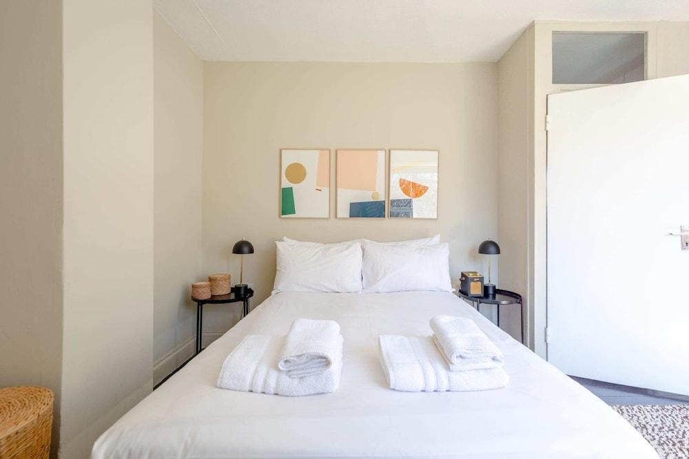 Lovely 2bd House with Garden - Islington 1