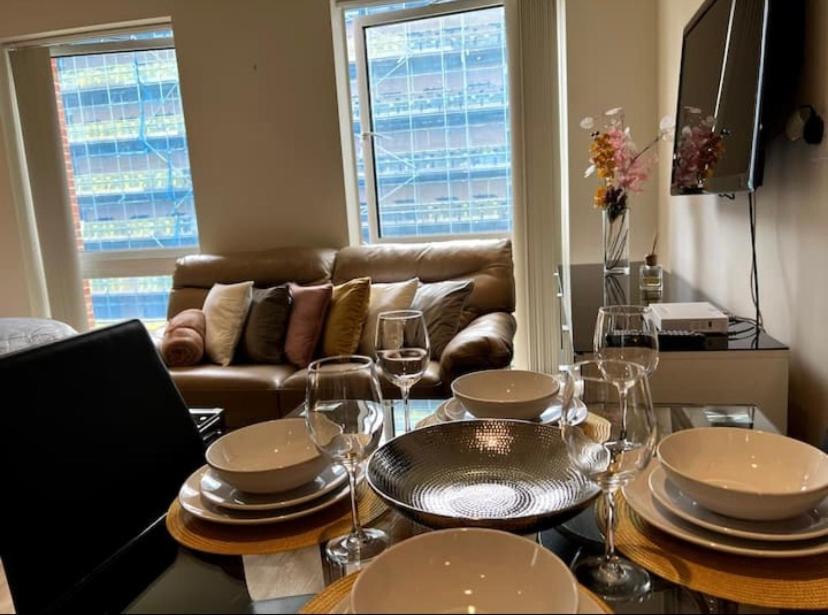Comfortable Studio in the Chelsea Harbour, London 2