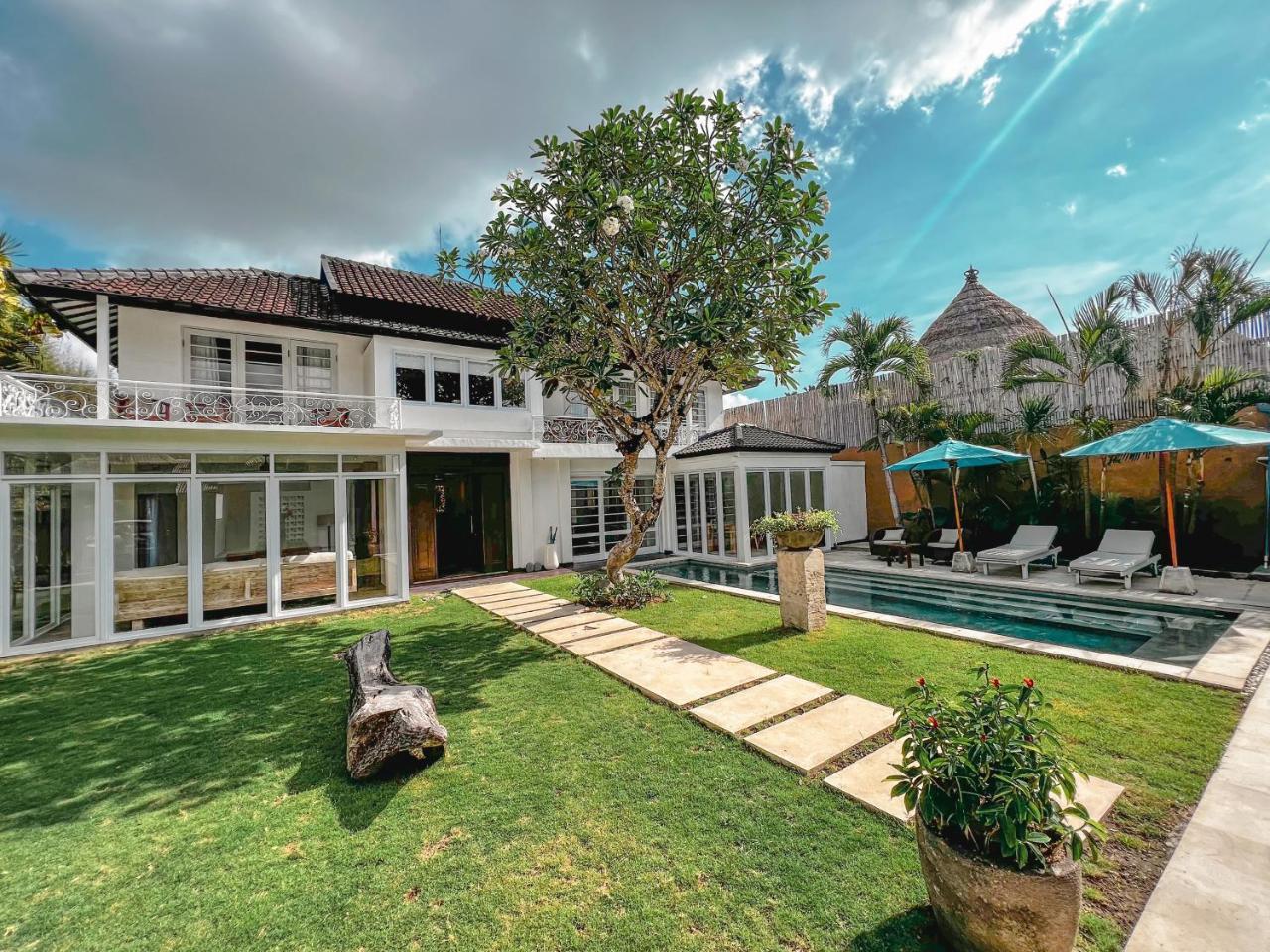 Villa Swarna by Nakula
