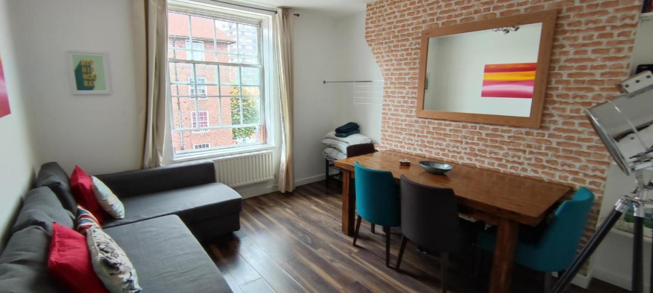Location Location Location, Whole Apartment for You! 2