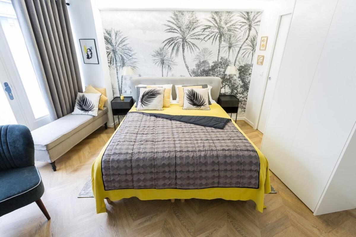 La Boutique du Sentier (Adults Only)