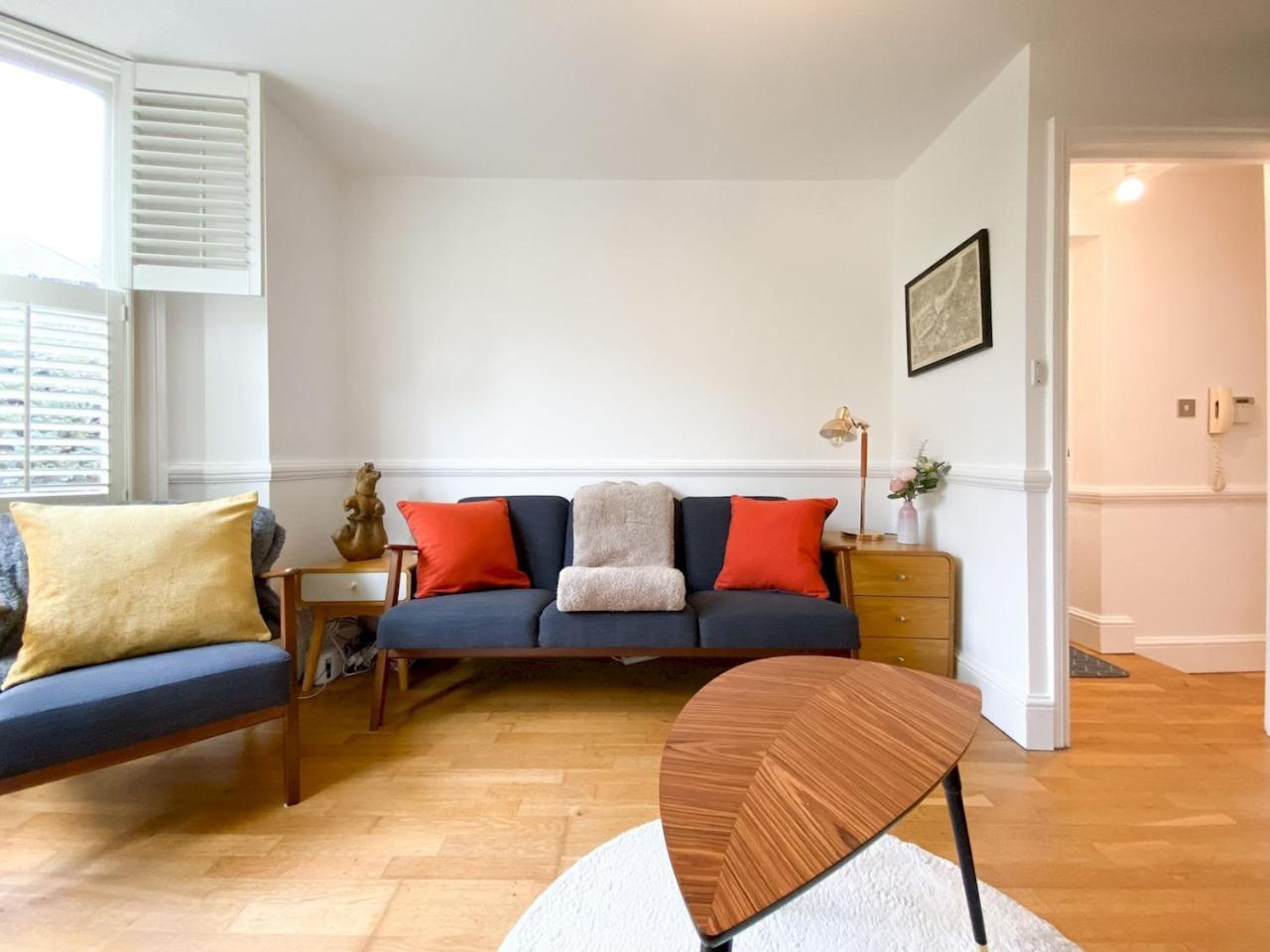 Pass the Keys Garden Apartment in Stockwell 2