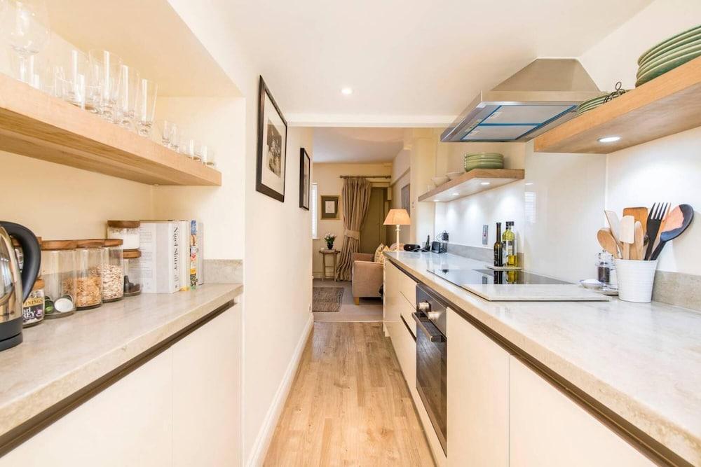 Delightful 2bed Apt in Notting Hill 2