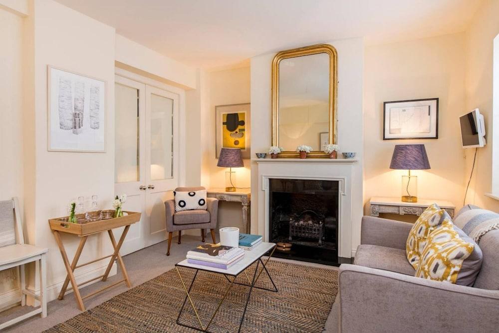 Delightful 2bed Apt in Notting Hill