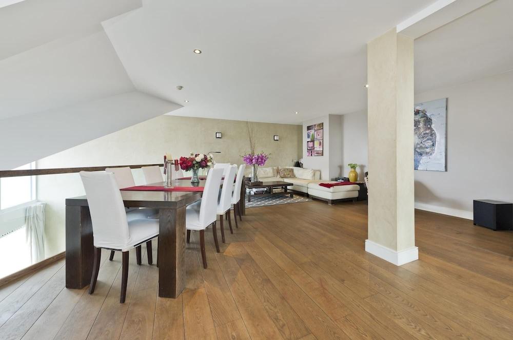 Luxury 4 Bedroom Penthouse in Beautiful Battersea 2