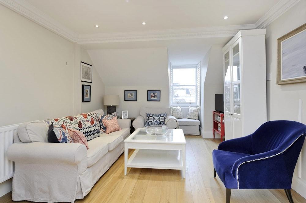 Delightful Spacious 2 Bed Earl S Court Apartment