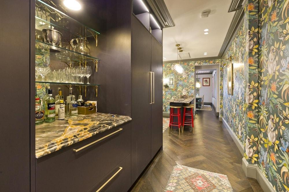 Designer Colourful 3 Bed Property Kensington 2