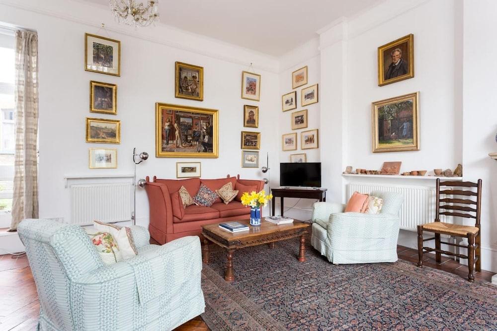 Kensington Artistic 1bed Flat