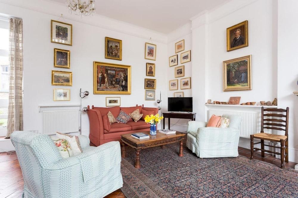 Kensington Artistic 1bed Flat
