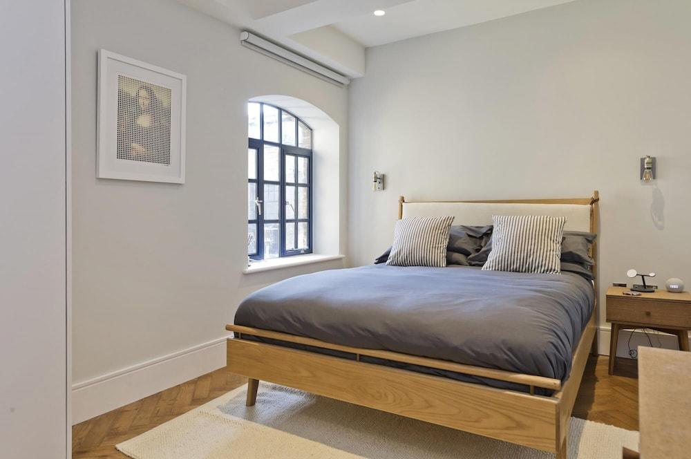 Stylish 2 Bed Flat Kings Cross 1