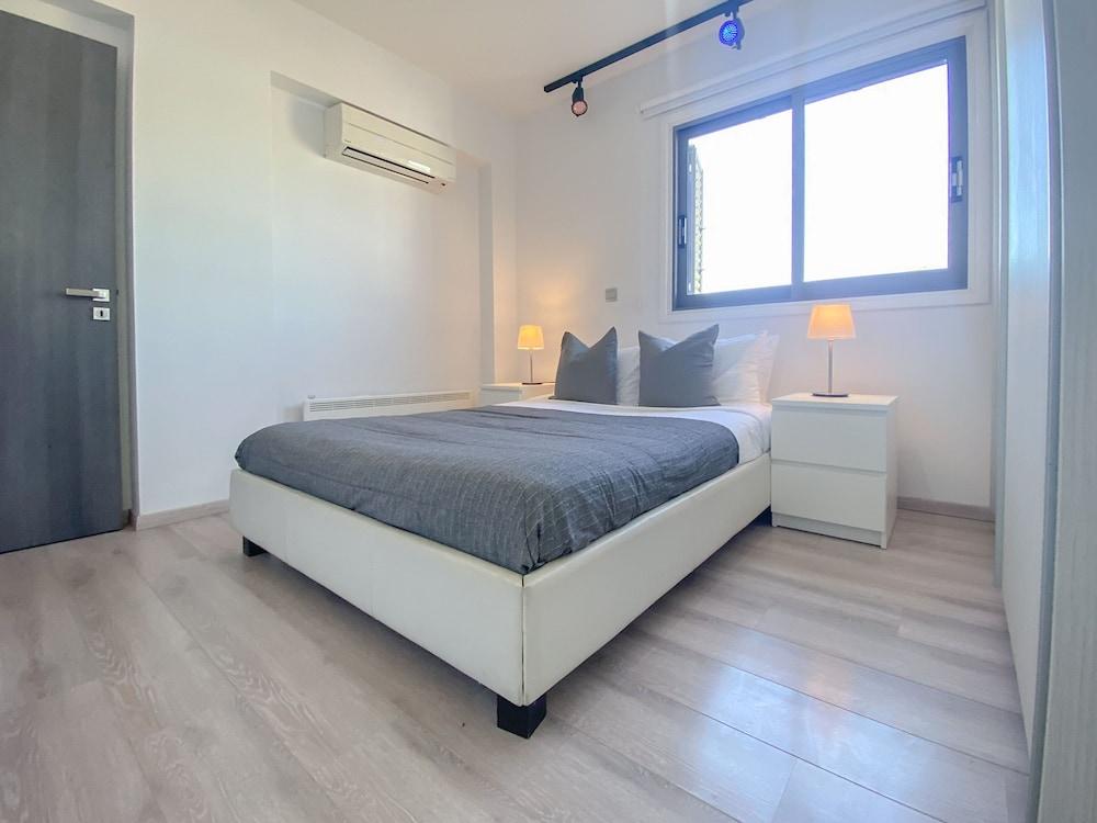 Phaedrus Living City Flat Rafaella 6 2
